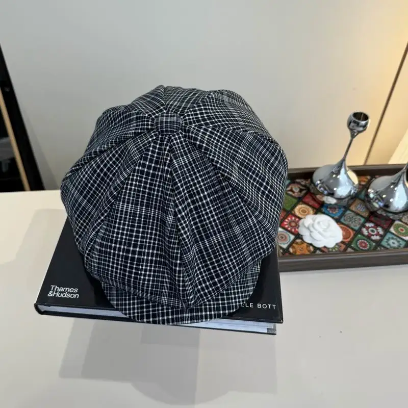 LV beret (365)